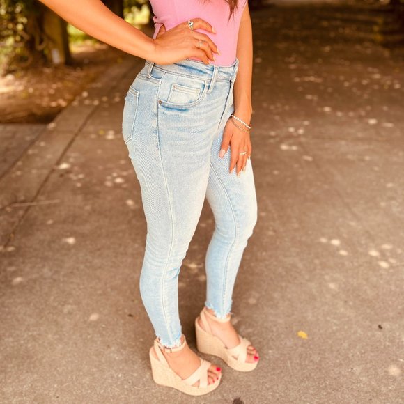 Mid Rise Crop Skinny With Frayed Hem - Light Wash - Picture 1 of 6